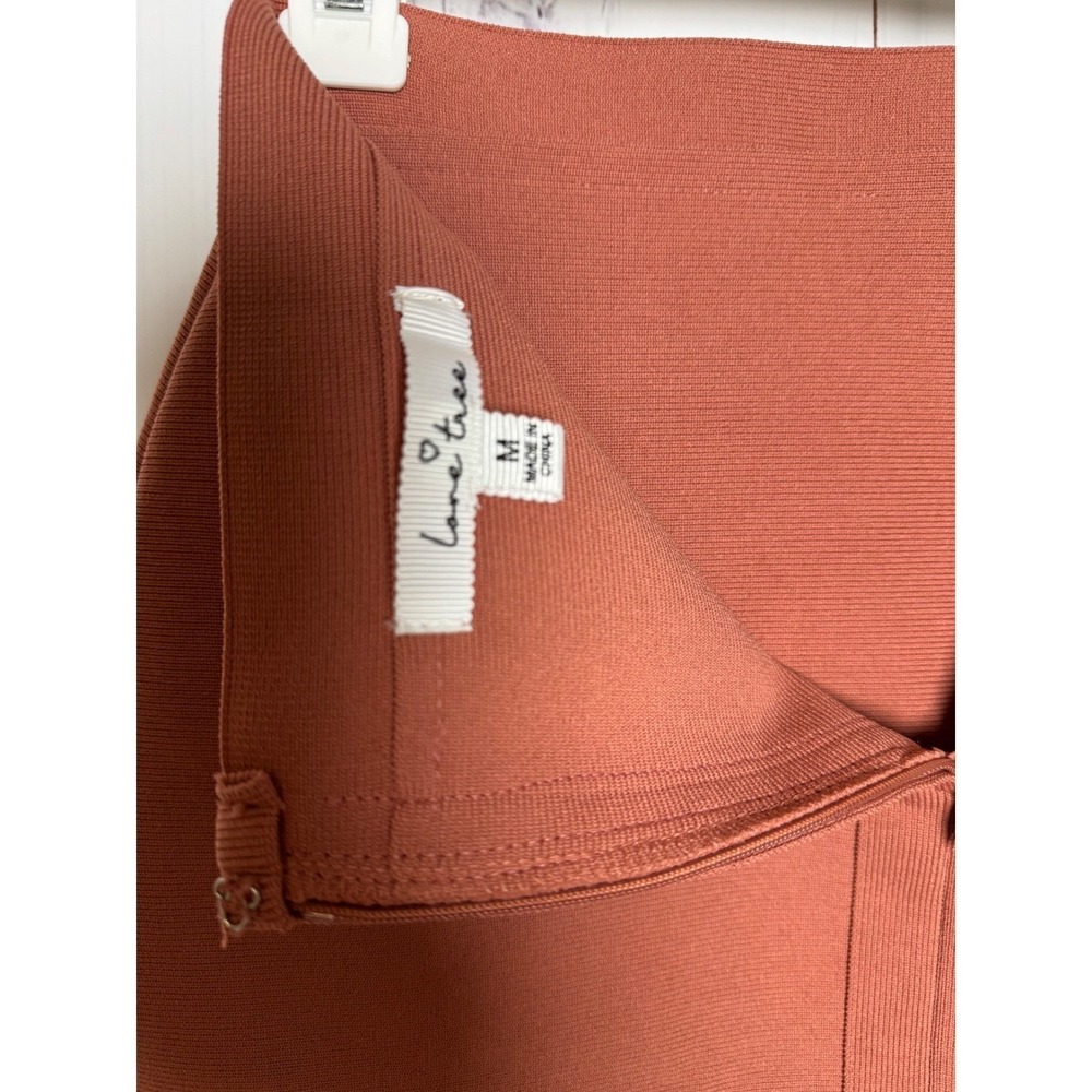 Mauve Pencil Skirt / Size Medium / Sku0036 - Picture 4 of 5